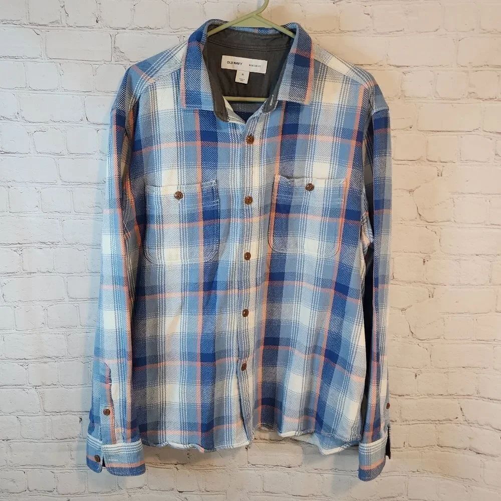 Men's Old Navy "Regular Fit" longsleeve flannel shirt, size XL